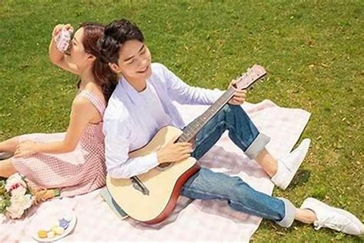 梦见女孩子主动追自己是什么意思？