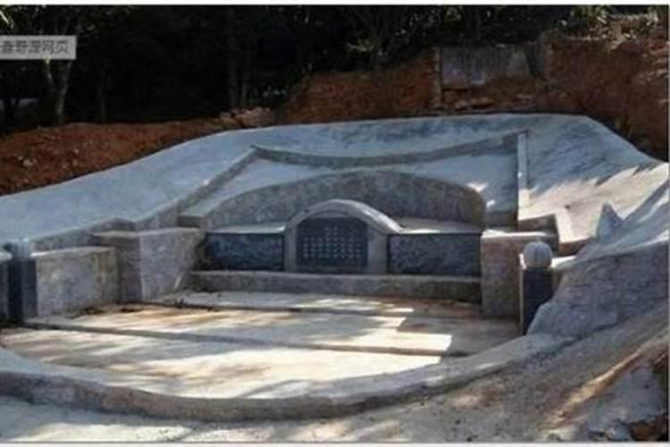 梦到坟墓预示什么？