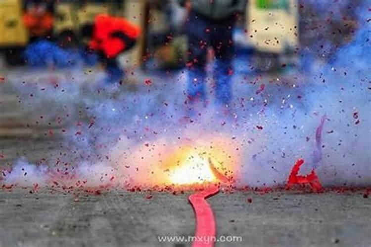 梦见祭祖放鞭炮不响