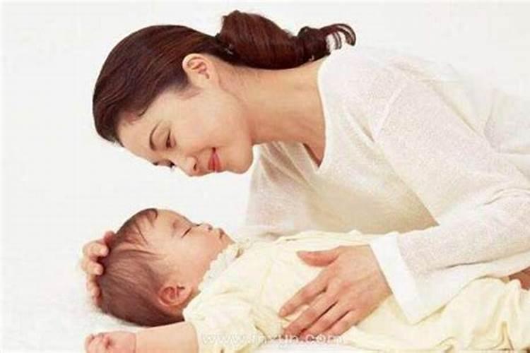 梦见哄小男孩子睡觉