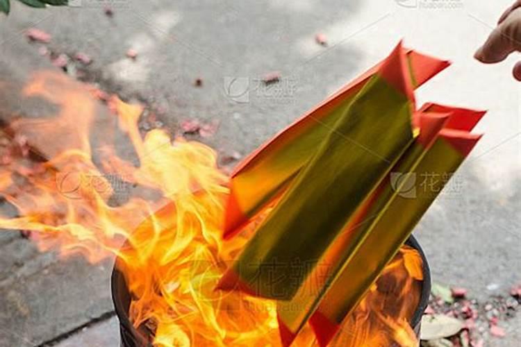 春节烧纸钱
