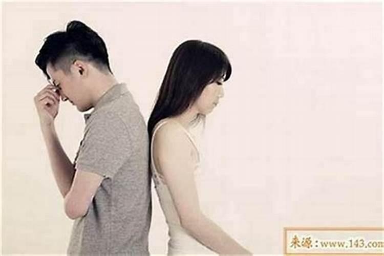 两个人住一起算婚姻吗？